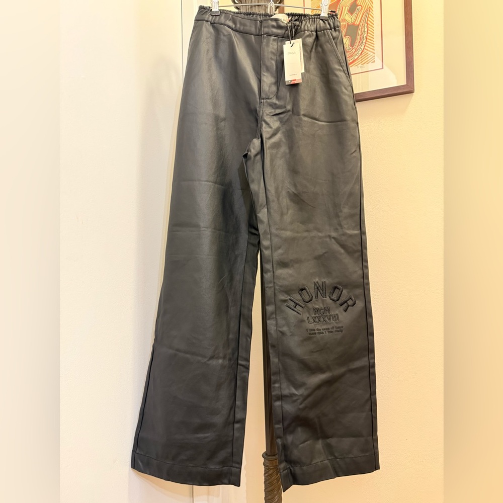 Honor the Gift-vegan leather pants. Elastic waist with zipp and pockets.